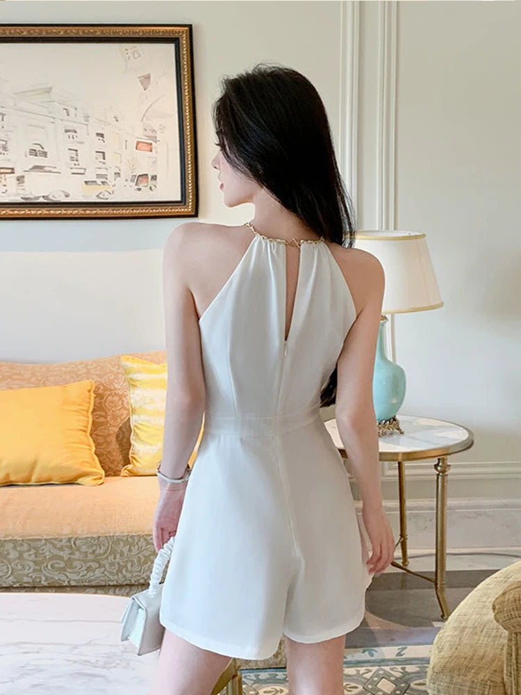 MONO CORTO HALTER CON DETALLE DE CADENA