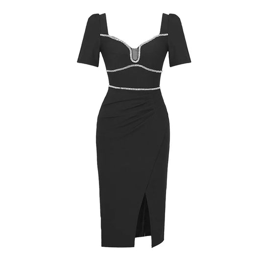 VESTIDO NEGRO CON DETALLES DE BRILLANTES Y ABERTURA